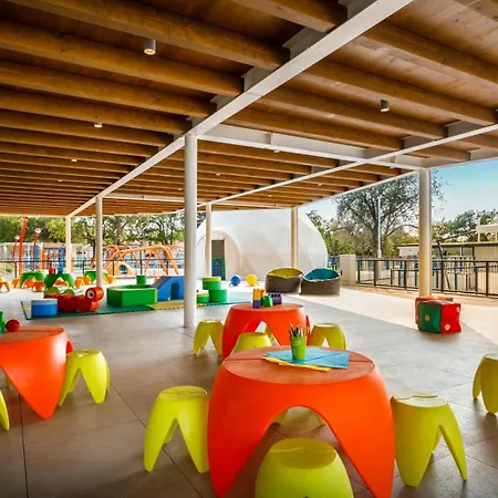 Kemp Happy Camp Mobile Homes In Valamar Lanterna