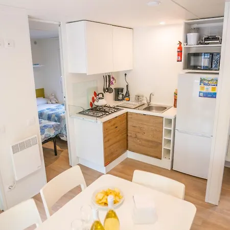 Kemp Happy Camp Mobile Homes In Valamar Lanterna