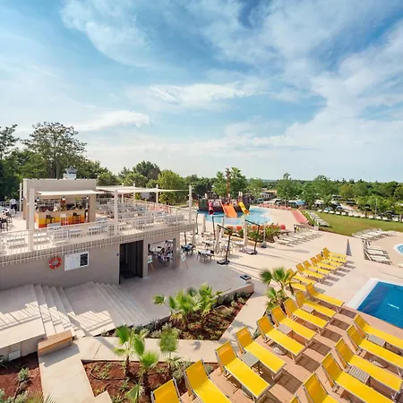 Happy Camp Mobile Homes In Valamar Lanterna Poreč