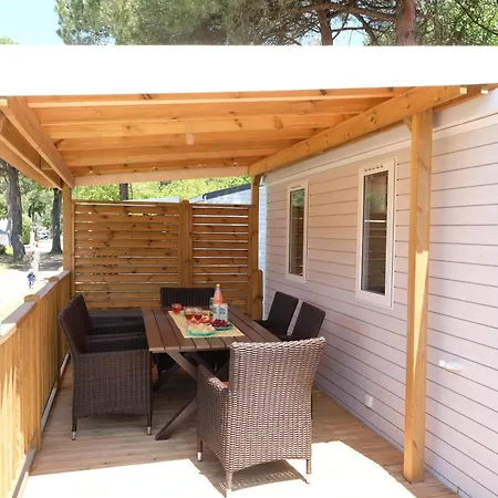 Happy Camp Mobile Homes In Valamar Lanterna Campingplatz