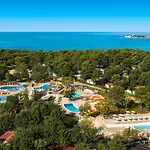 Happy Camp Mobile Homes In Valamar Lanterna 营地